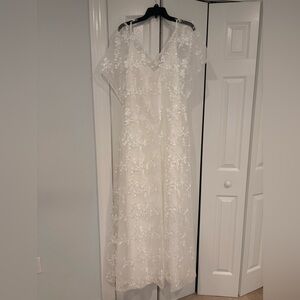 Elegant White Floral Dress